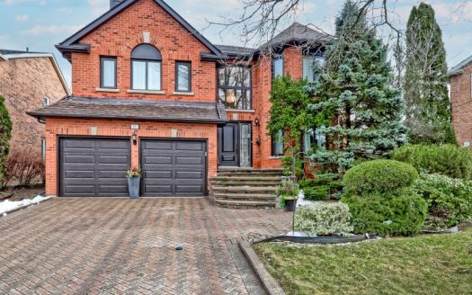 26 BRANTWOOD COURT
